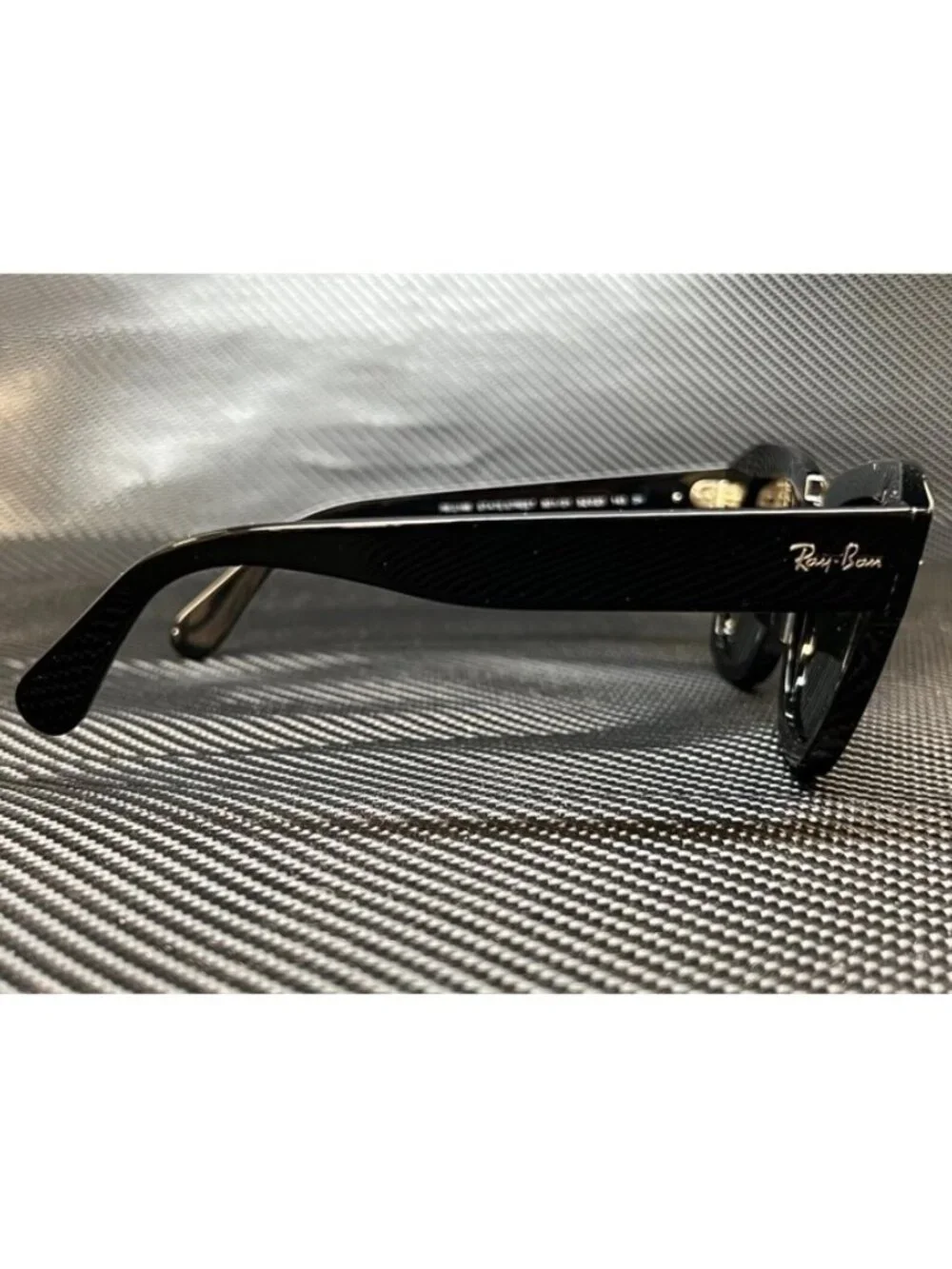 New Ray-Ban Men  Sunglasses --145.\